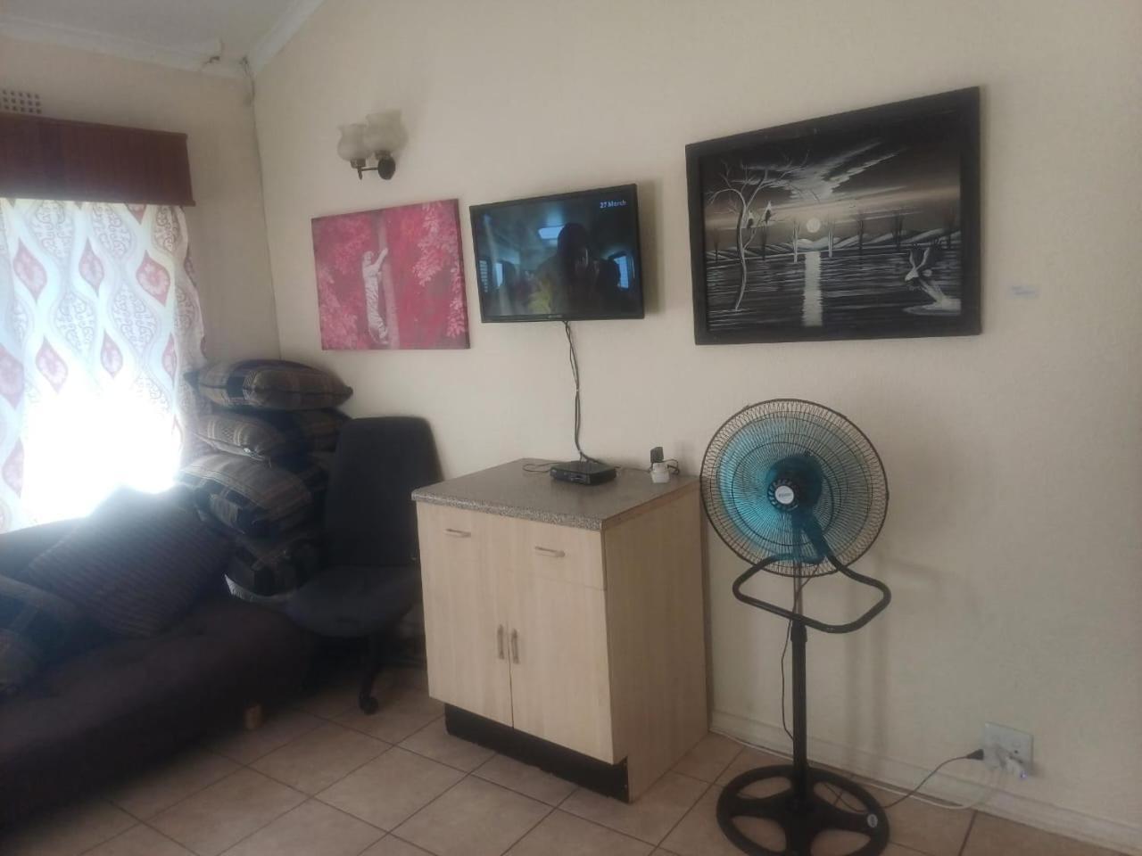 Kempton Park Lodge Birch Acres ケンプトンパーク エクステリア 写真