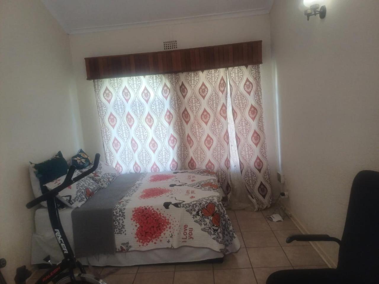 Kempton Park Lodge Birch Acres ケンプトンパーク エクステリア 写真