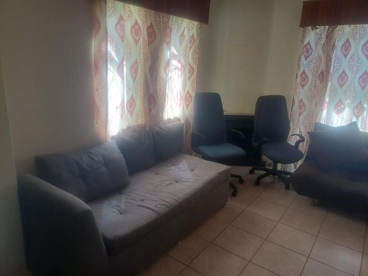 Kempton Park Lodge Birch Acres ケンプトンパーク エクステリア 写真