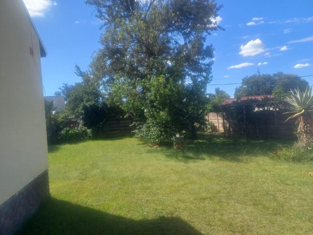 Kempton Park Lodge Birch Acres ケンプトンパーク エクステリア 写真