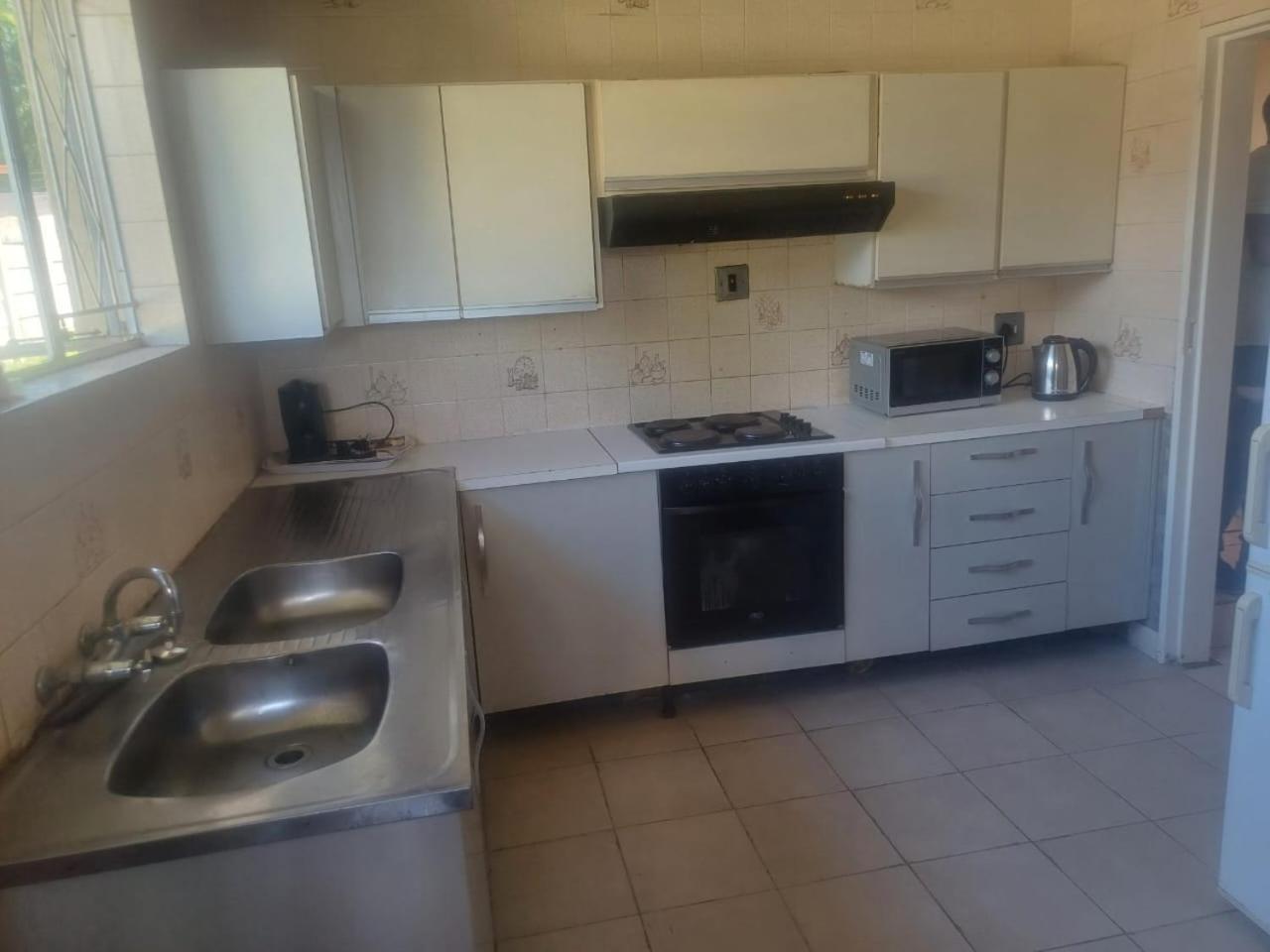 Kempton Park Lodge Birch Acres ケンプトンパーク エクステリア 写真