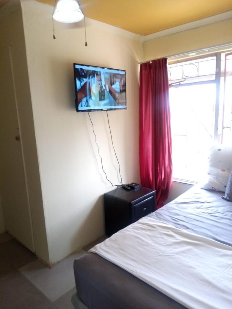 Kempton Park Lodge Birch Acres ケンプトンパーク エクステリア 写真
